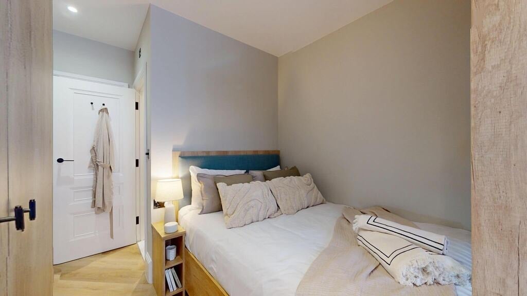 Flat Draycott Avenue in Greater London
