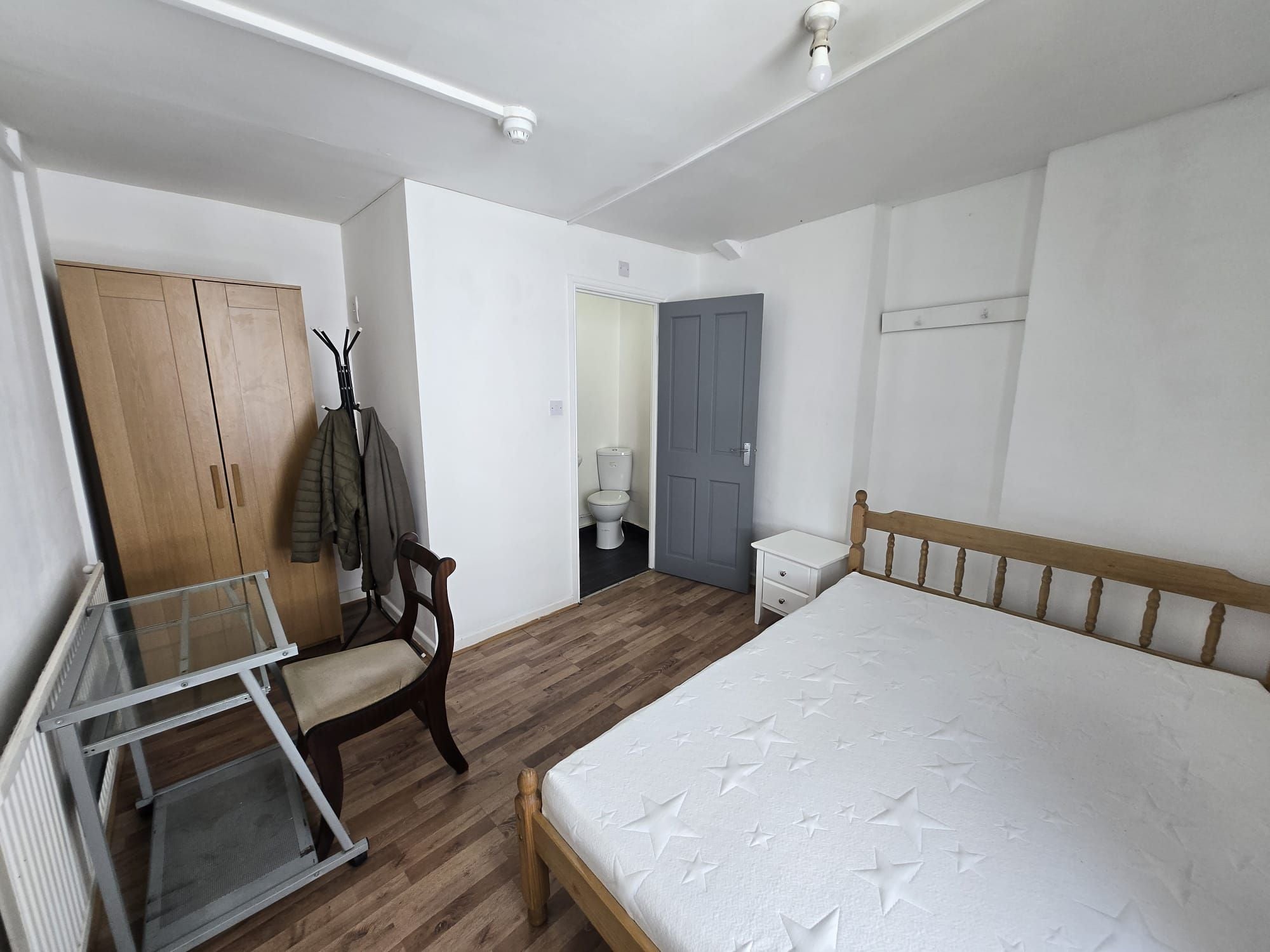 Room Denmark Street in Bristol