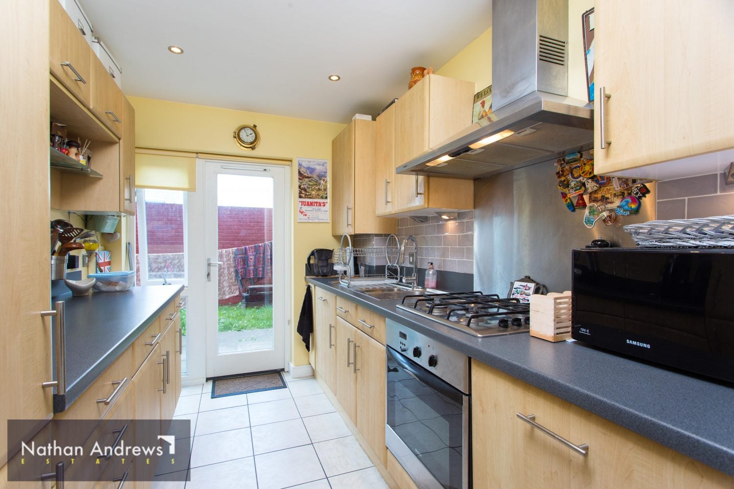 Flat Hunt Close in London