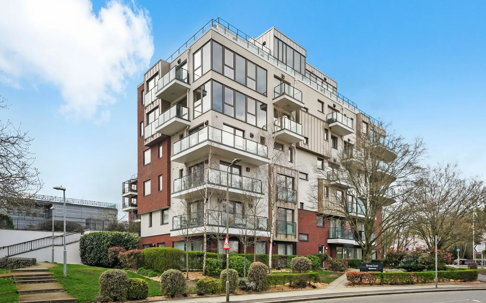 Flat Hayling Way in Greater London