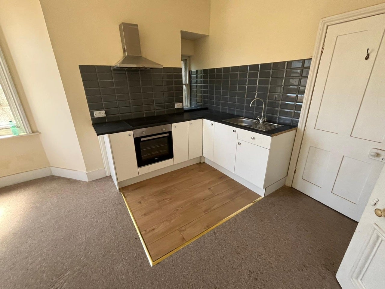 Flat Sedlescombe Road South in St Leonards