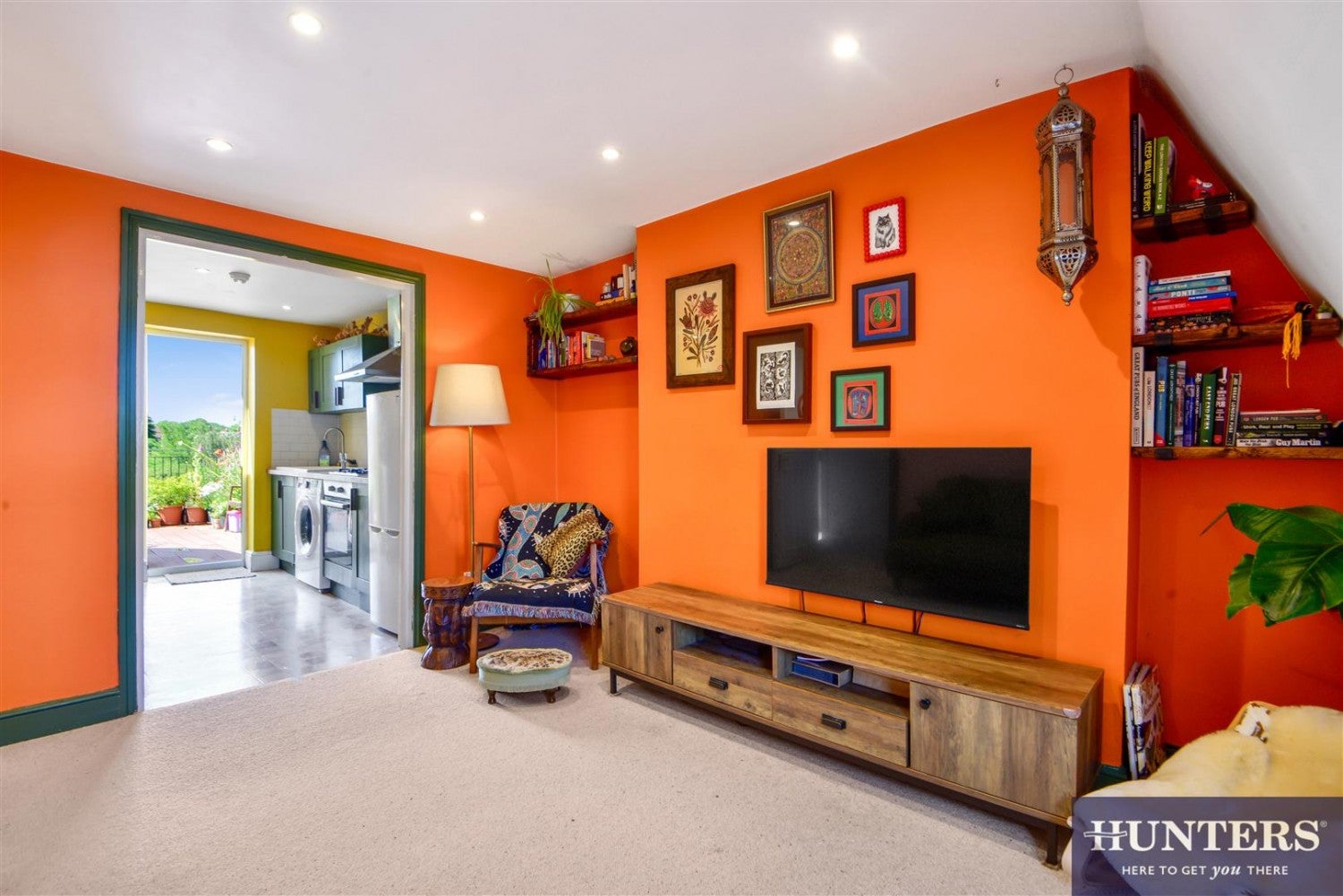 Flat Clissold Crescent in Greater London
