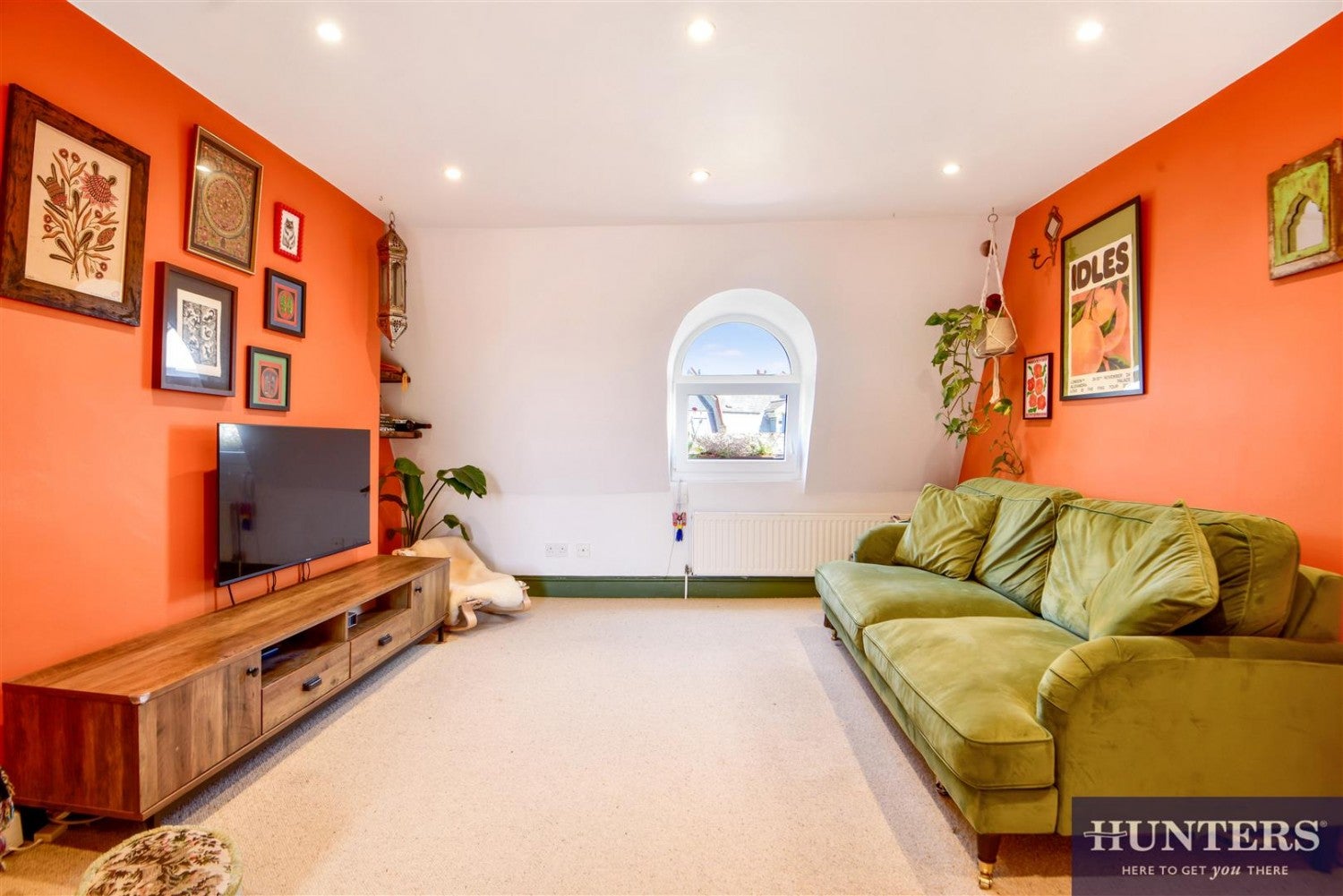 Flat Clissold Crescent in Greater London