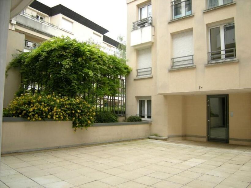 Flat Rue Albert Réville in Reims