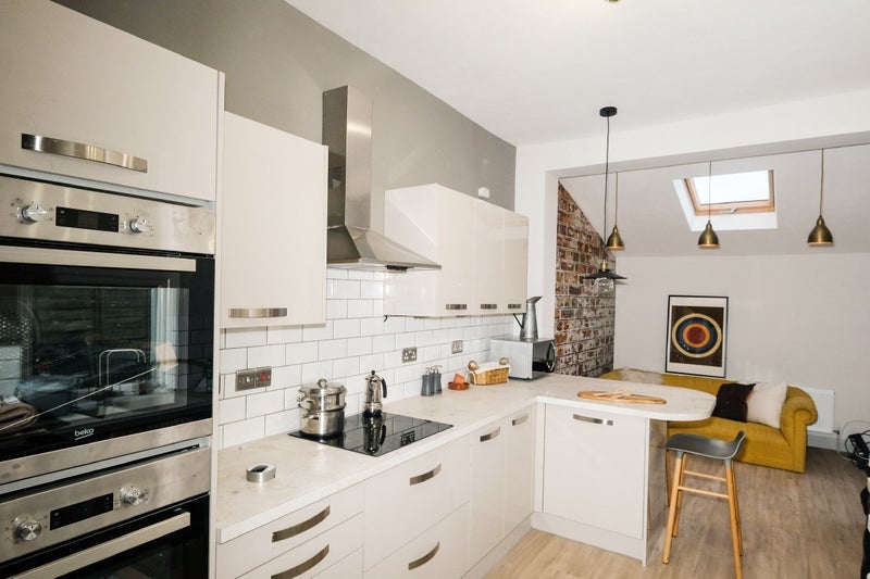 Room Downend Road in Bristol