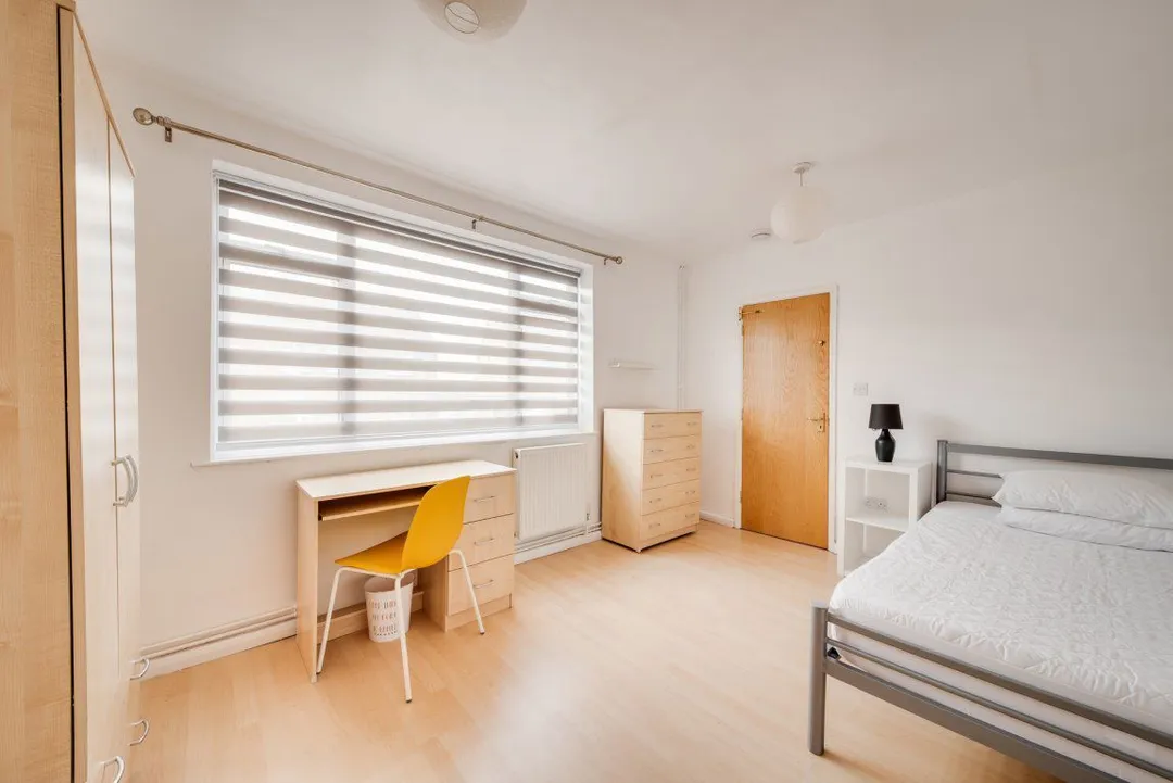 Room Somerset Road in Canterbury