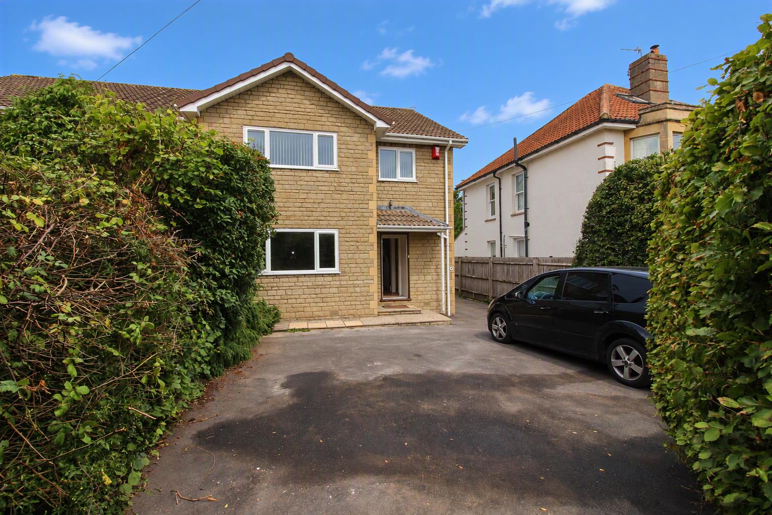 House The Beeches in Oldland Common