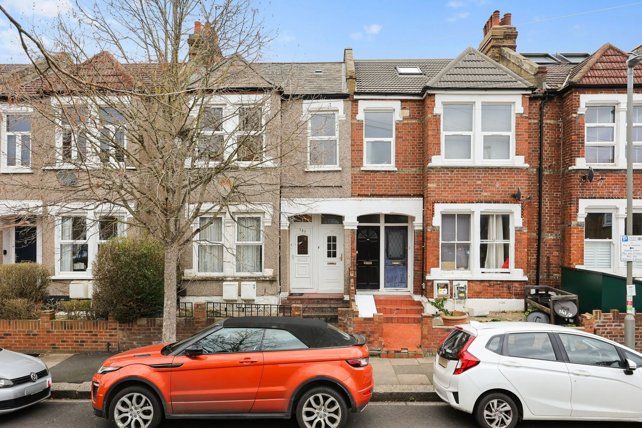 Flat Sellincourt Road in Greater London