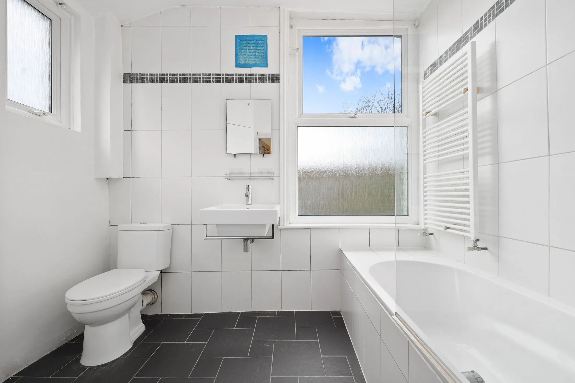 Flat Sellincourt Road in Greater London