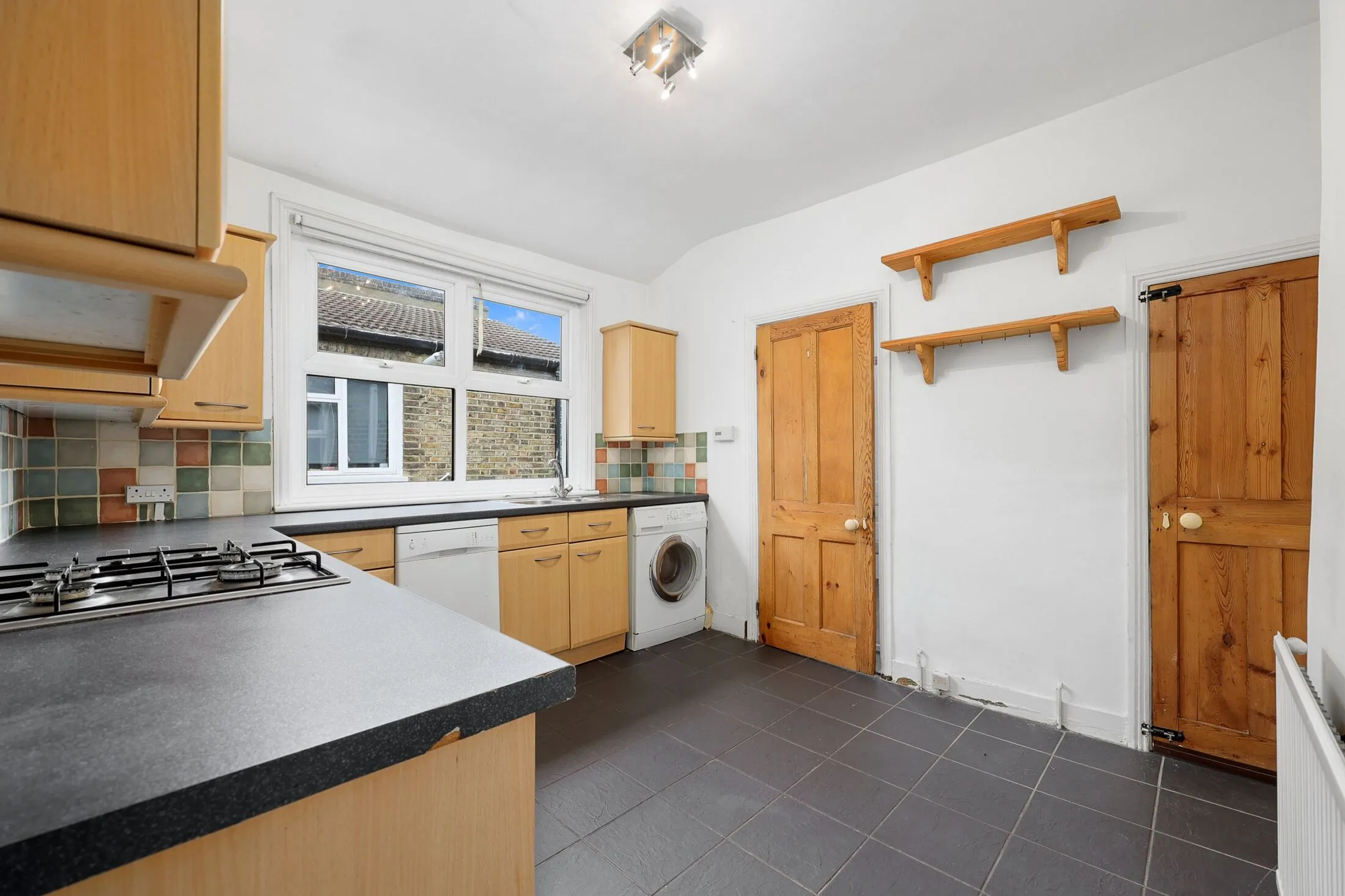 Flat Sellincourt Road in Greater London