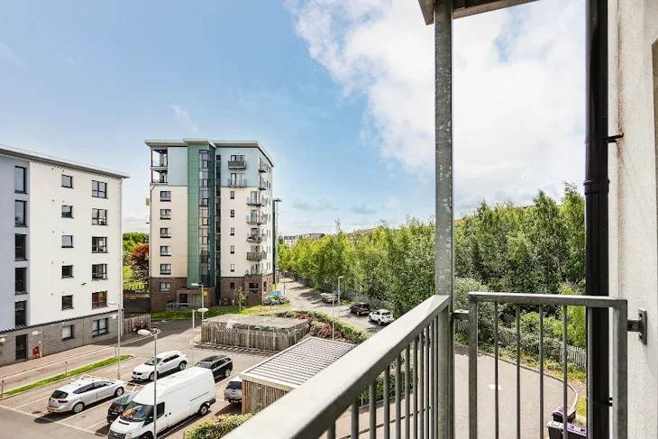 Flat Lochend Park View in City of Edinburgh
