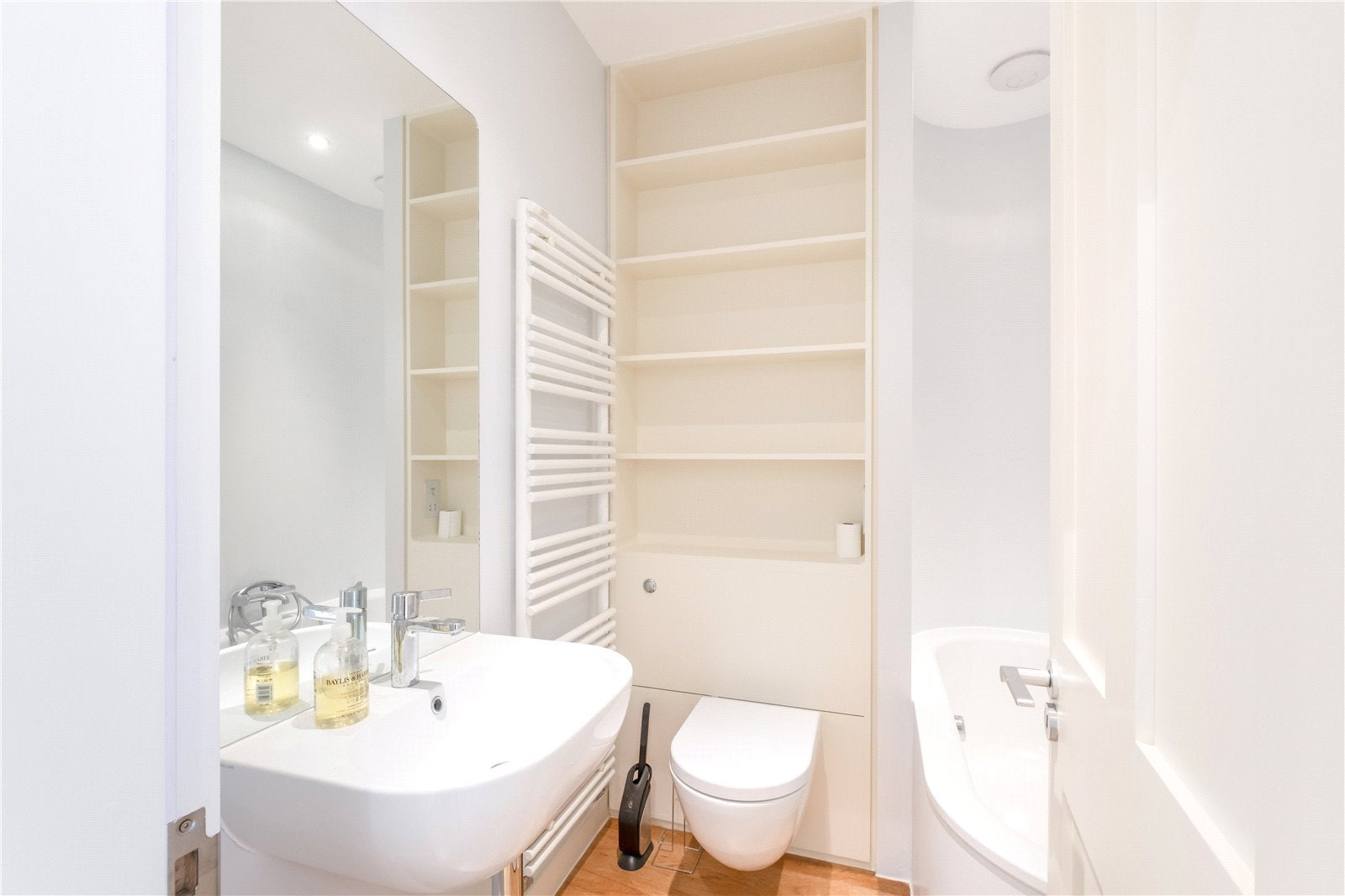 Flat Wilmington Square in Greater London