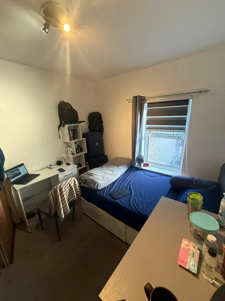 Room Nicholson Road in Greater London