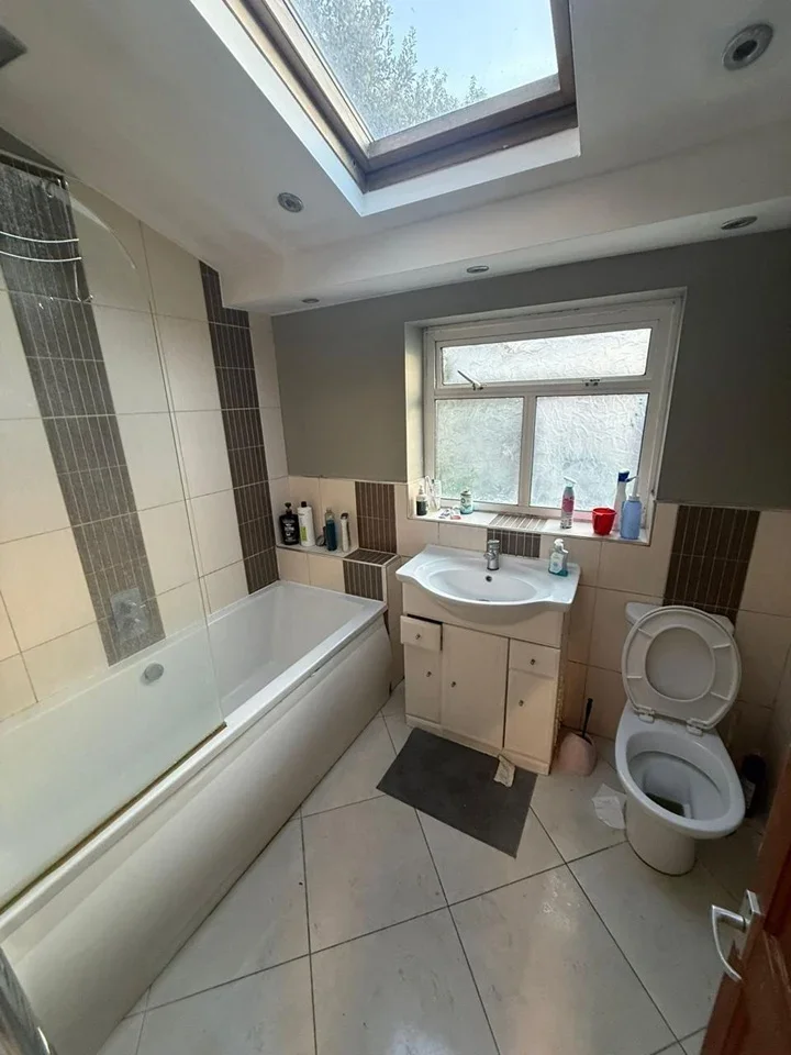 Room Nicholson Road in Greater London
