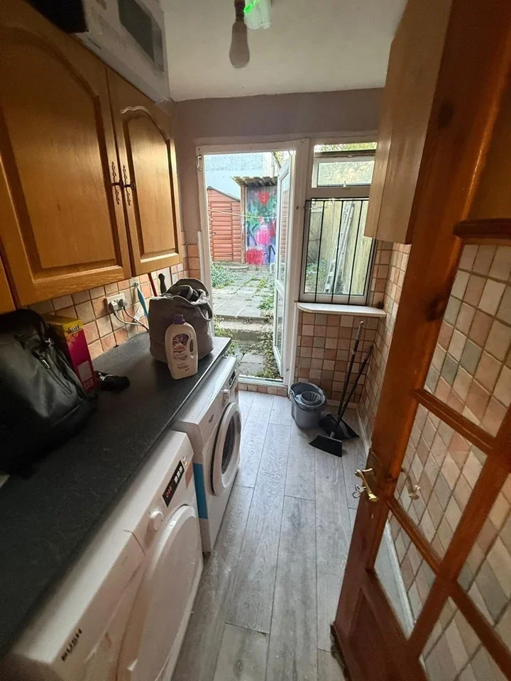 Room Nicholson Road in Greater London