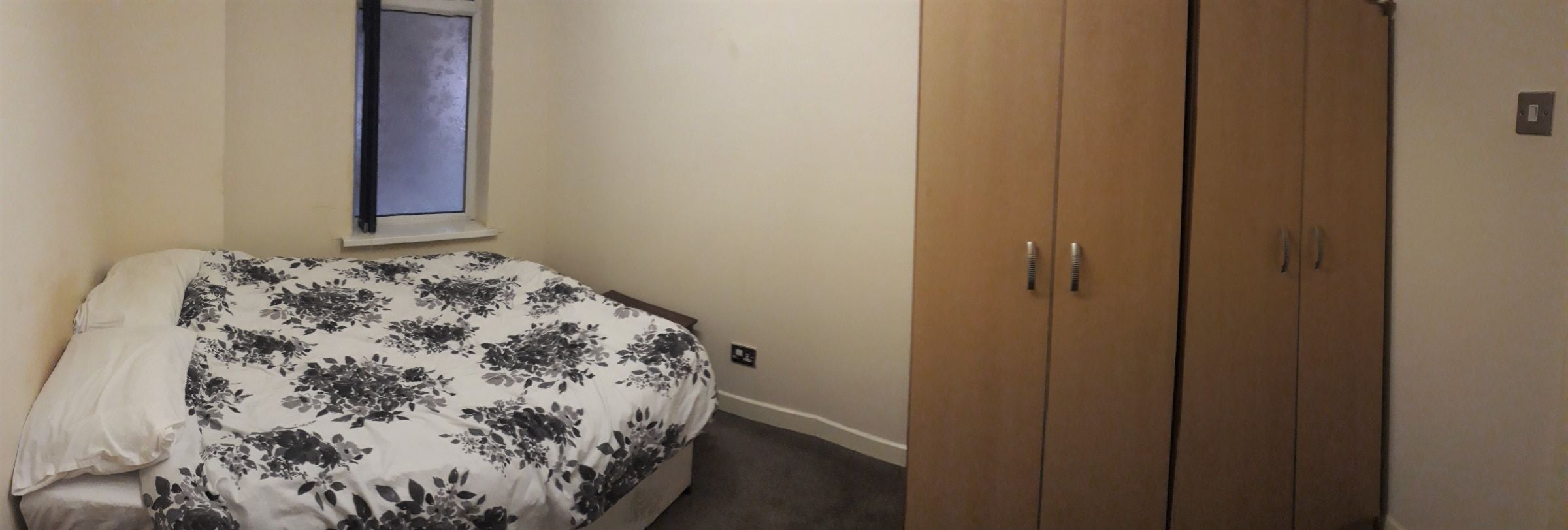 Flat Dickenson Road in Manchester