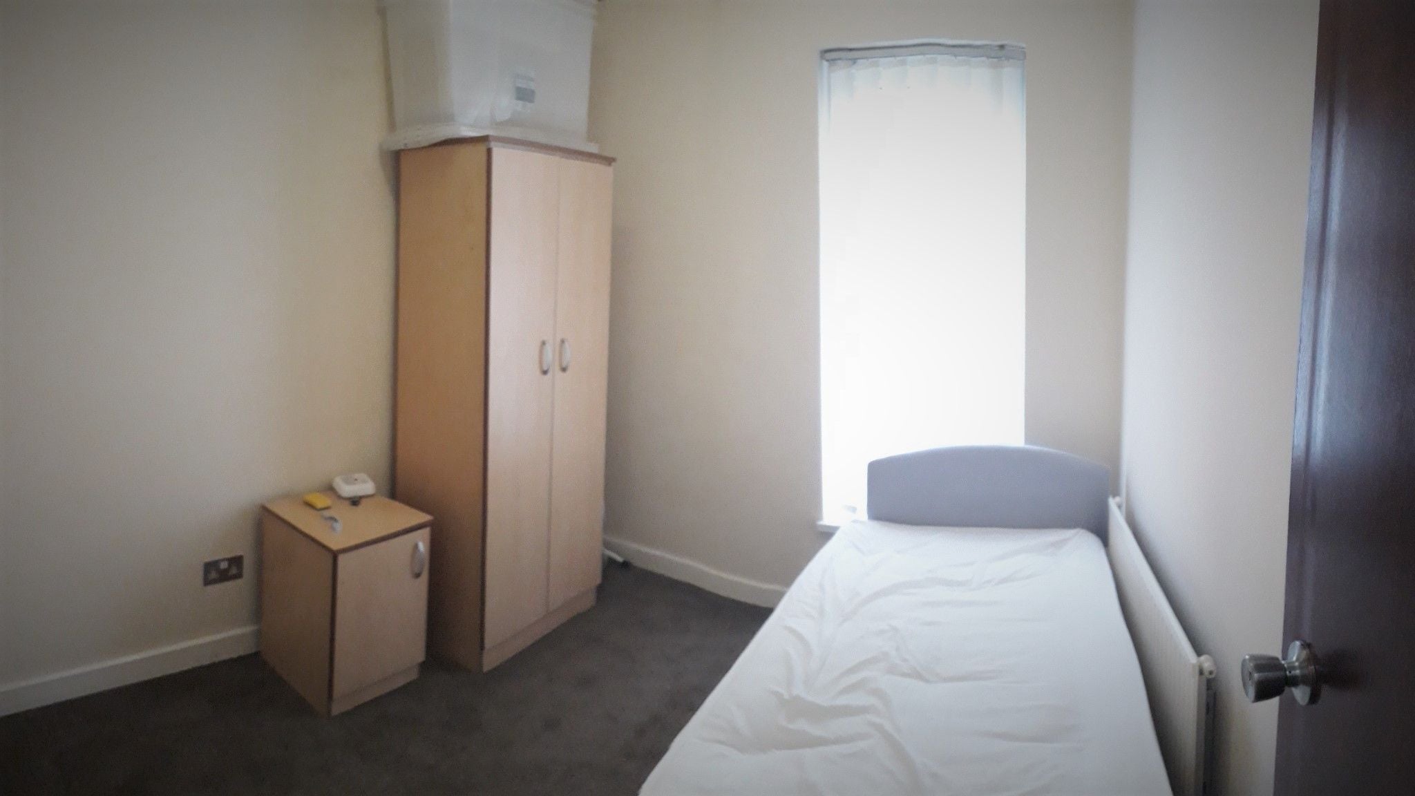 Flat Dickenson Road in Manchester