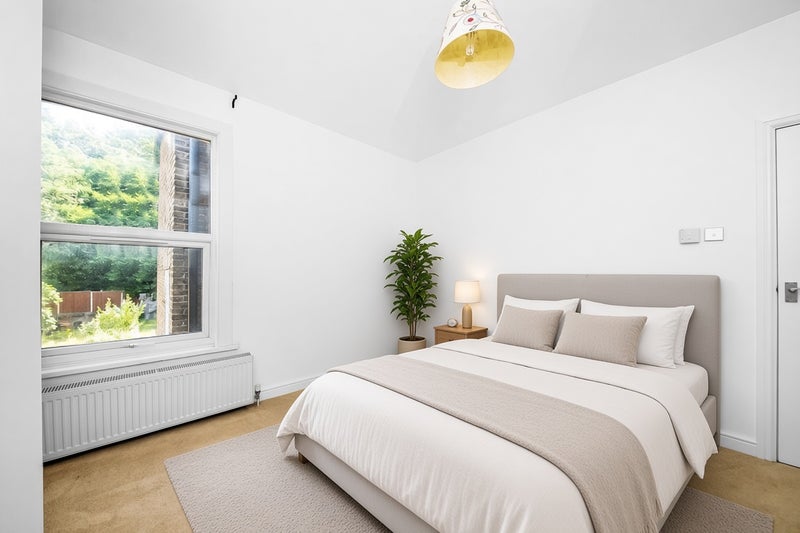 Flat Elliscombe Road in Greater London