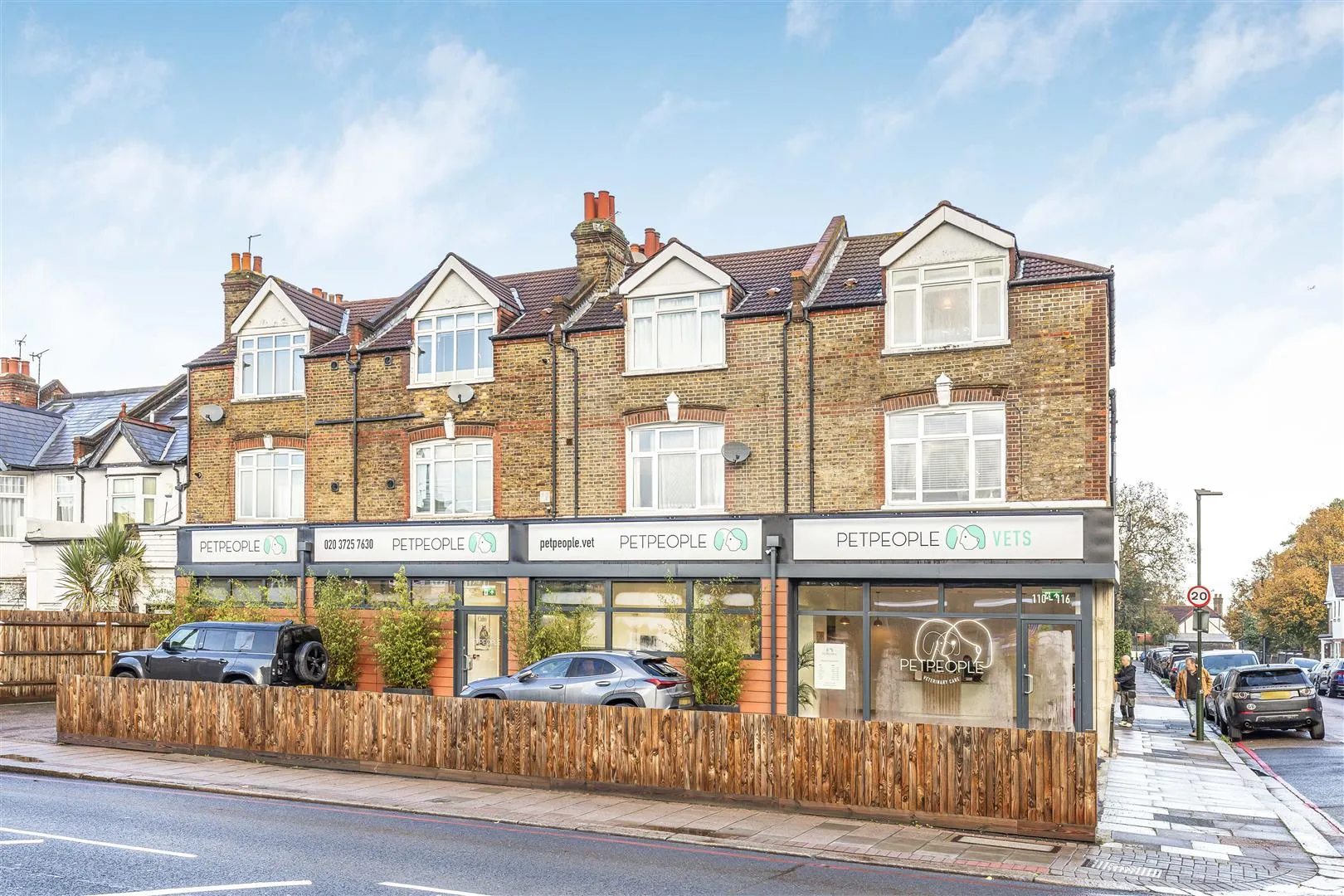 Flat Upper Richmond Road West in Greater London