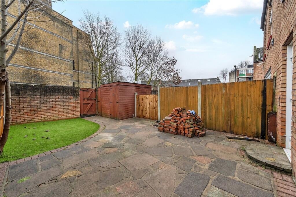 House Rectory Square in Greater London