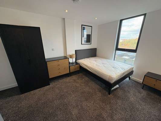 Flat Oldfield Road in Salford