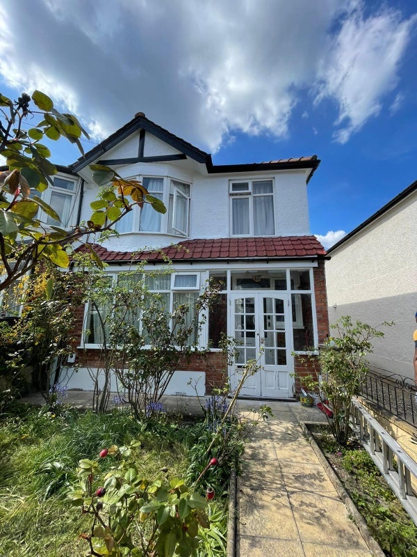 Room Treviso Road in Greater London