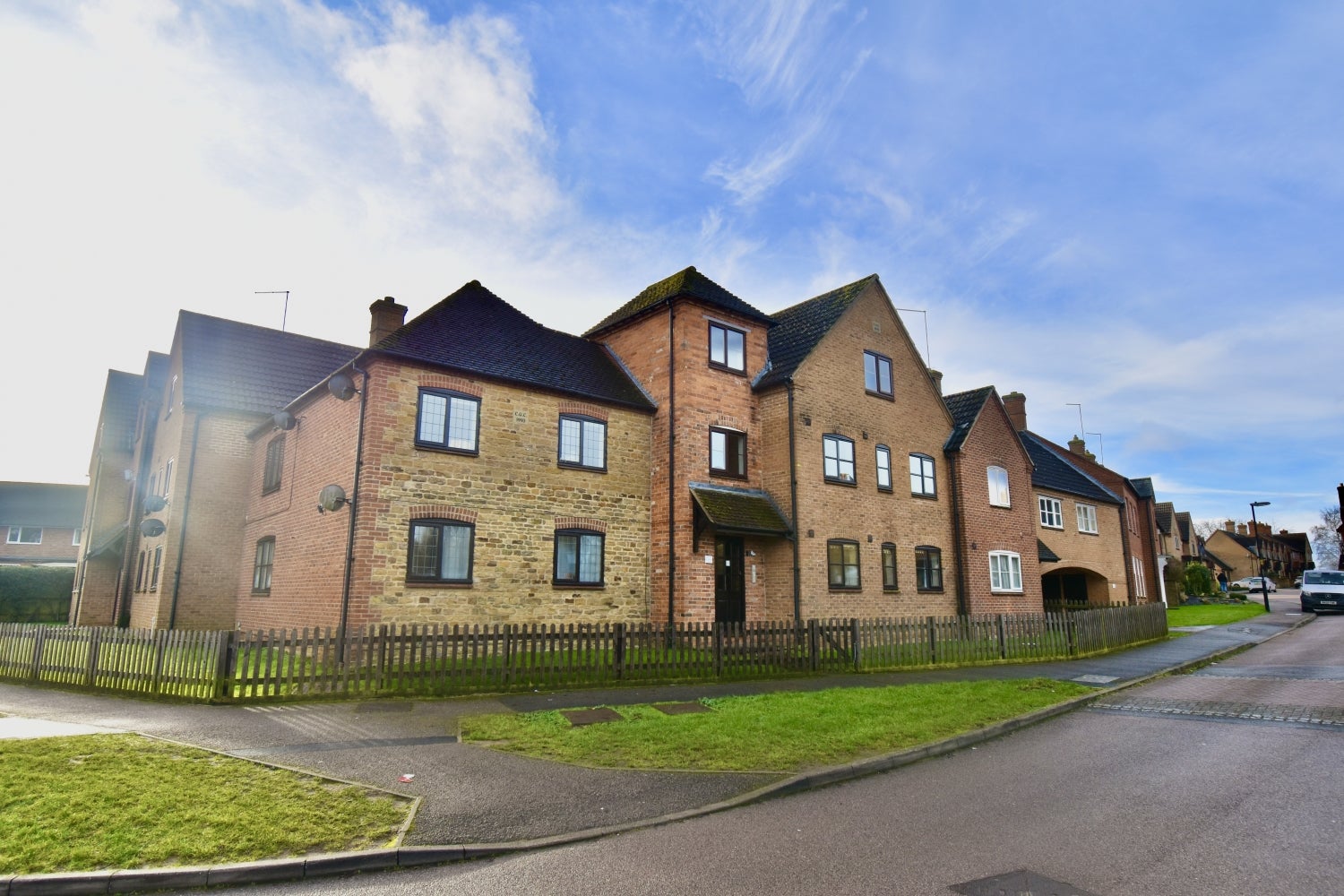 Flat Lunchfield Lane in Moulton
