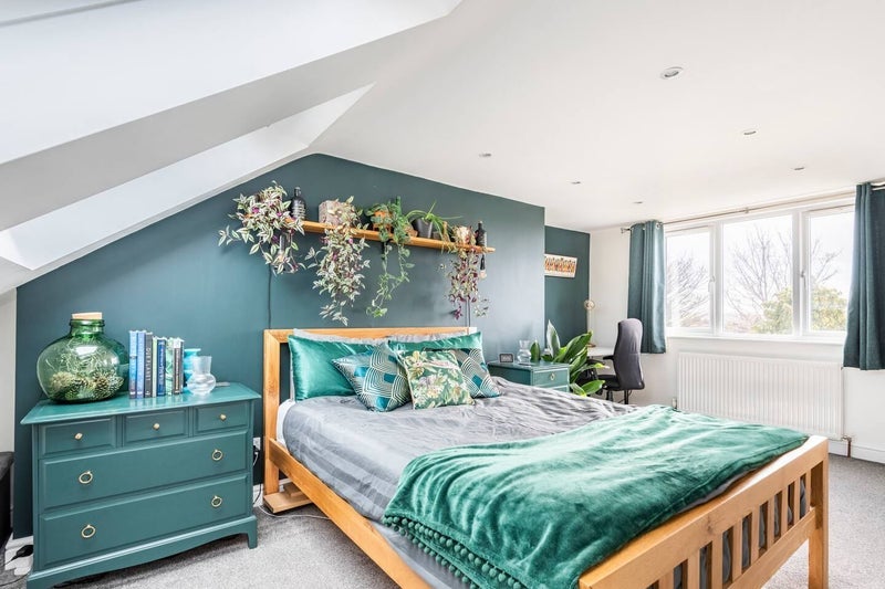 Room Mackie Avenue in Bristol