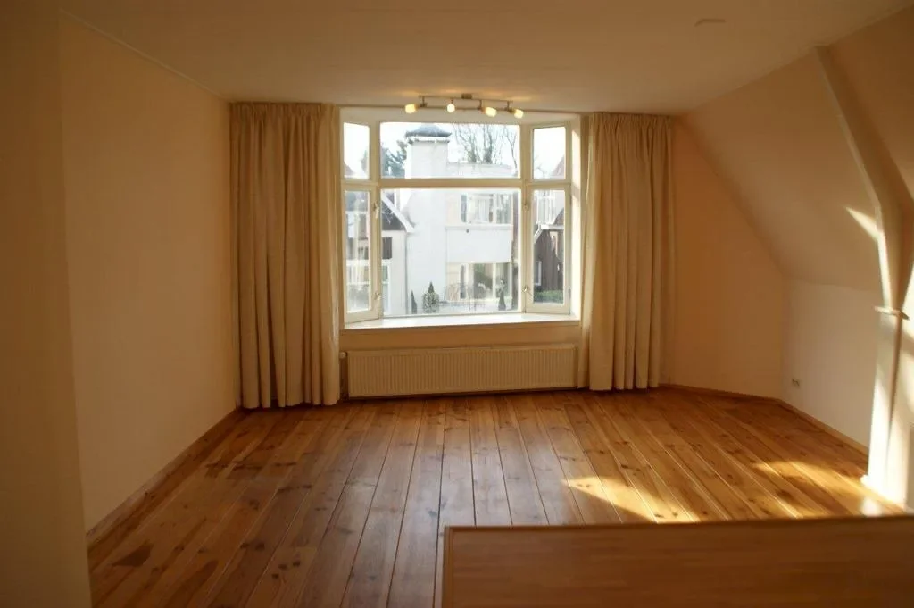 Appartement aan de Dr. Schuitstraat in Beverwijk (1942 AB)