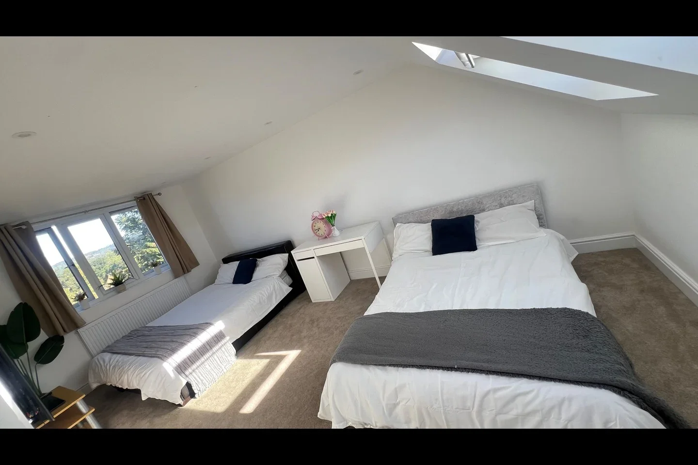 Room Ravensbourne Crescent in Greater London