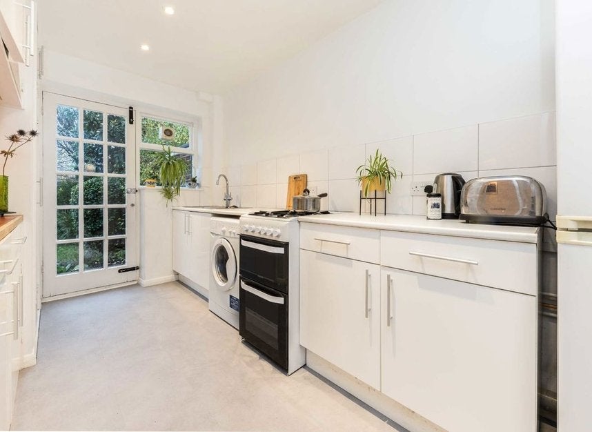 House Brentham Way in Greater London