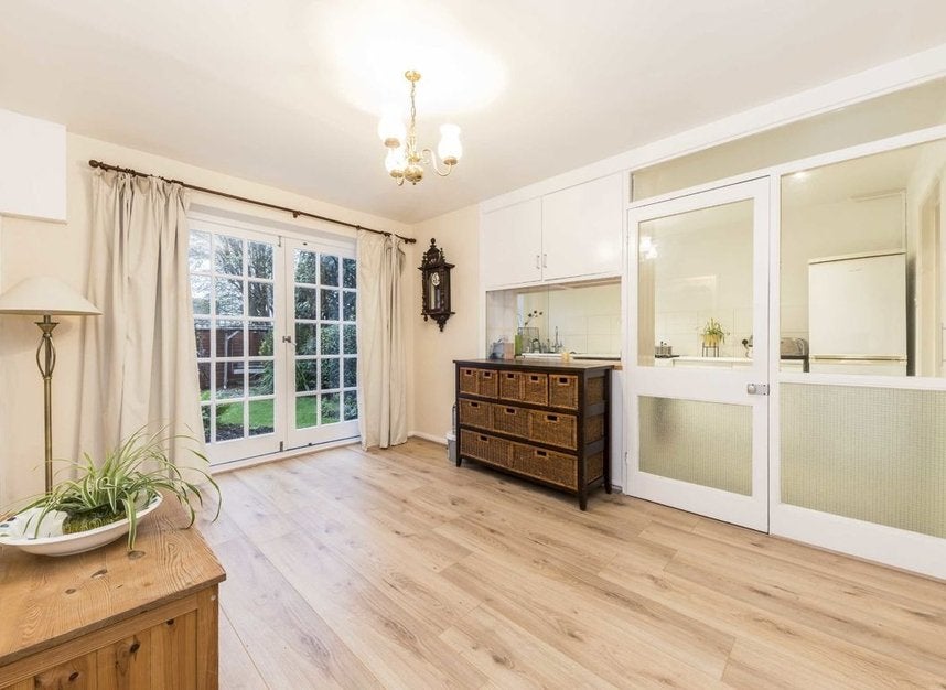 House Brentham Way in Greater London