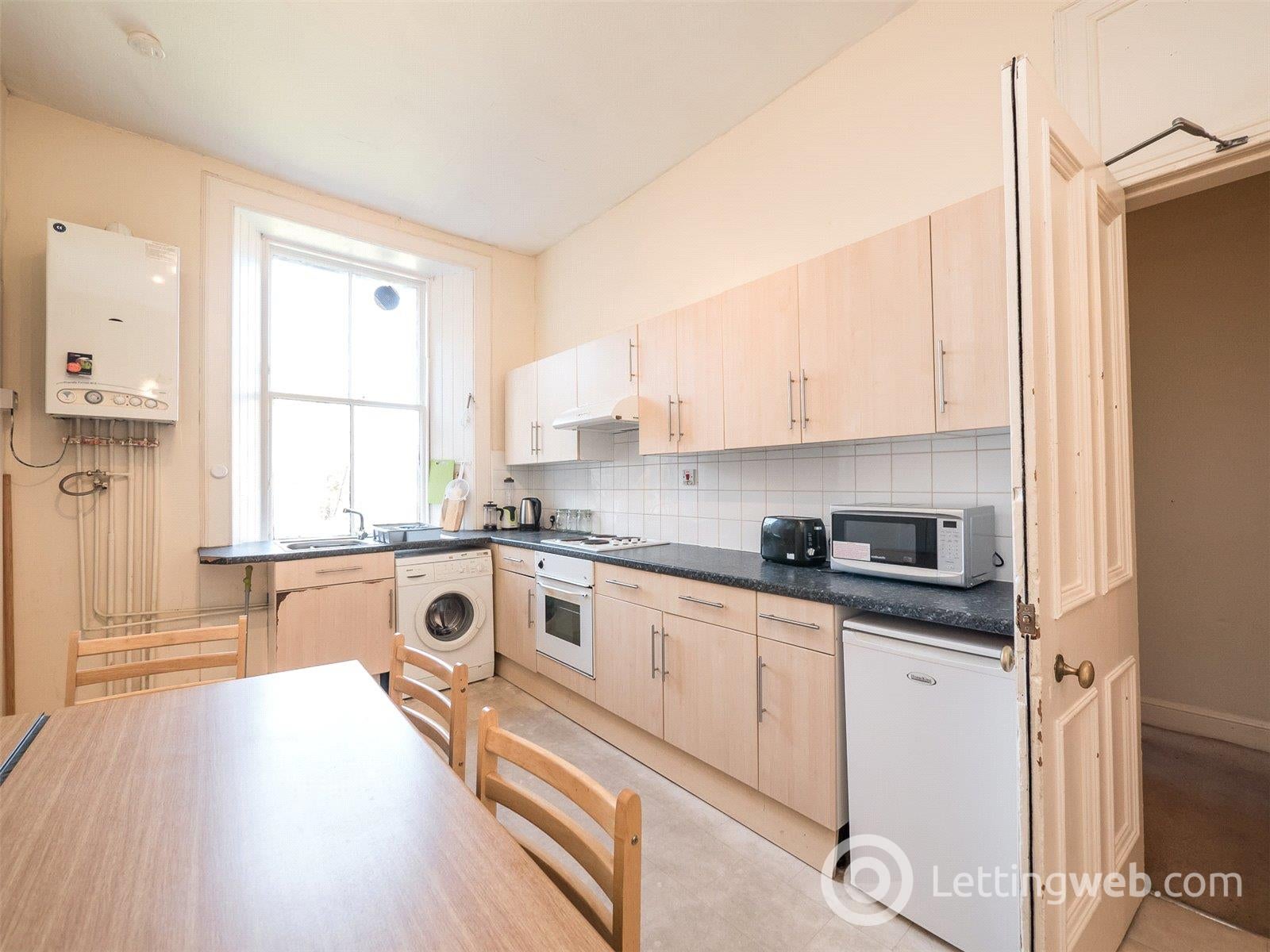 Room Polwarth Gardens in City of Edinburgh