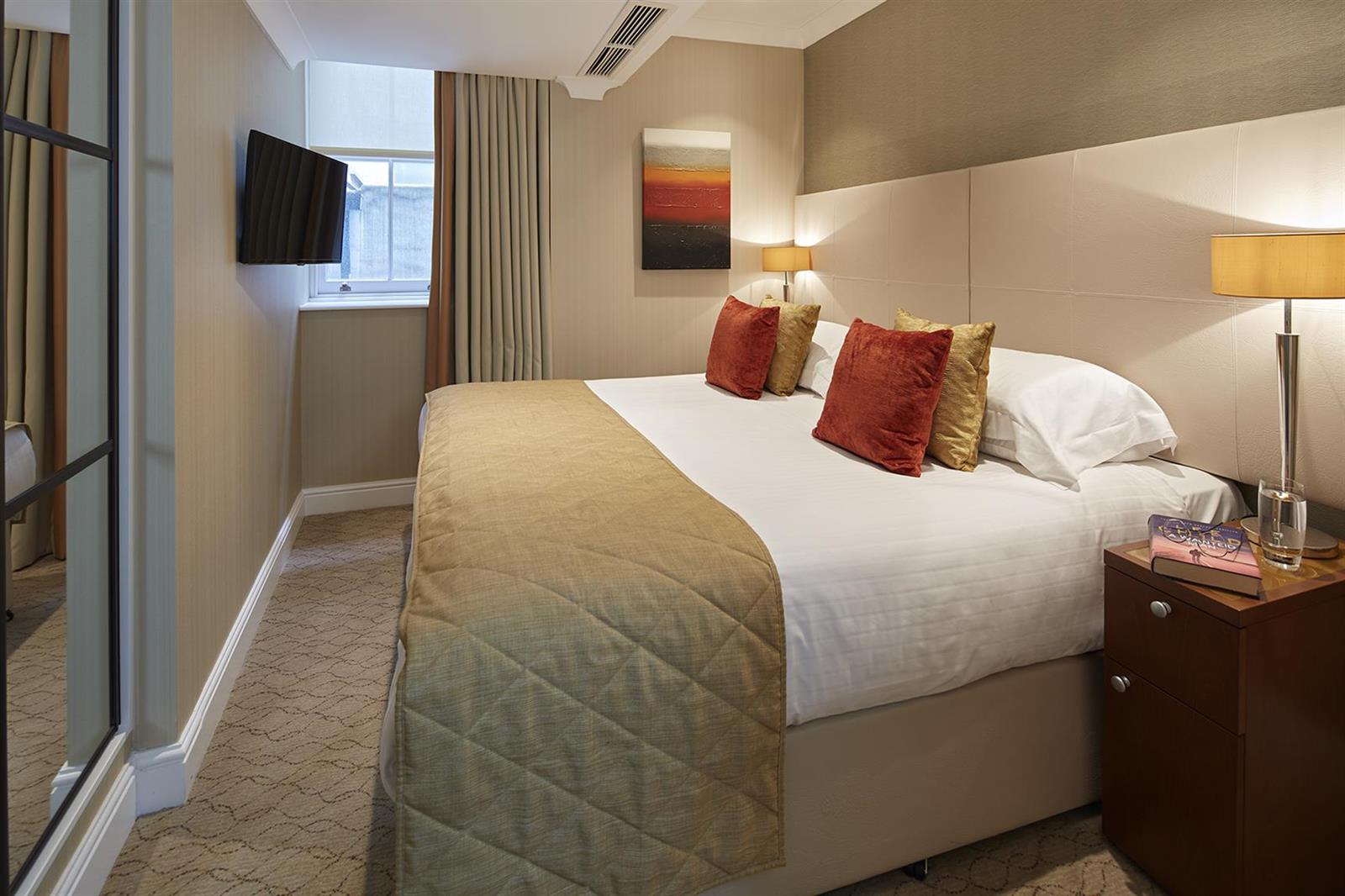 Flat Calico Row in Greater London