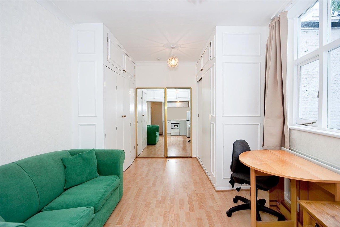 Flat Gloucester Terrace in City of Westminster