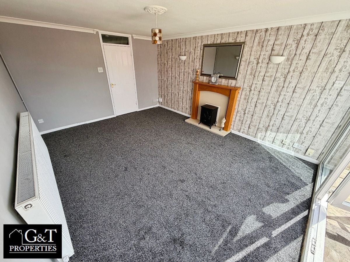 House Grosvenor Way in Brierley Hill