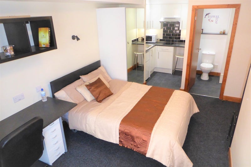 Flat Adelphi Street in Preston