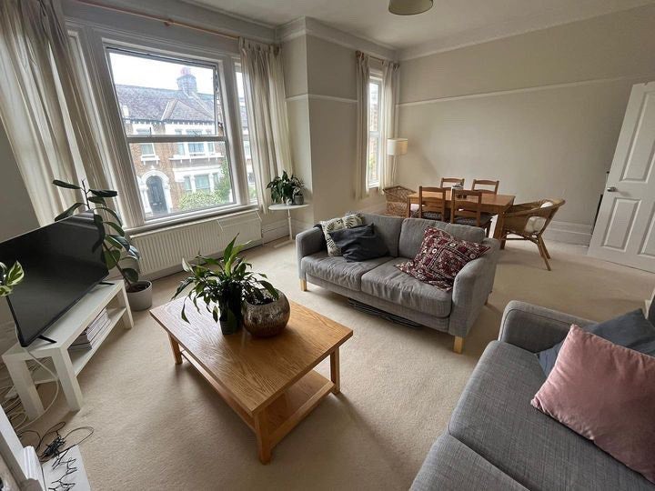 Room Galveston Road in Greater London