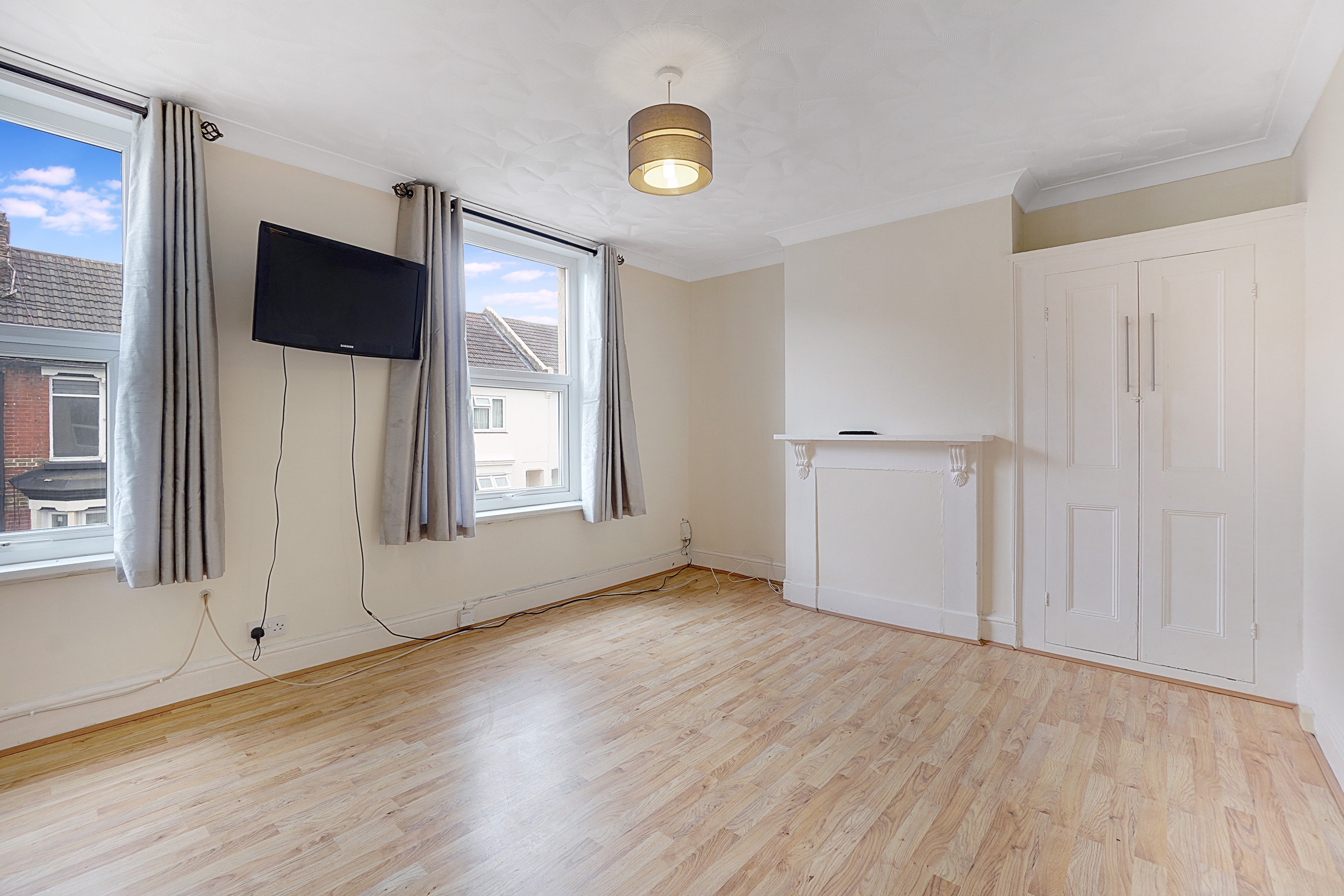 Flat Balmoral Road in Greater London