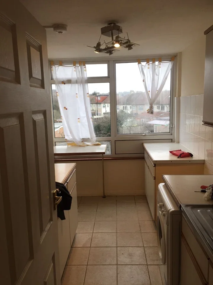 Flat Kirby Close in Greater London