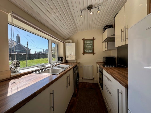 Flat Powis Place in Aberdeen City