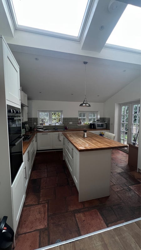 Room Thornbury Road in Greater London