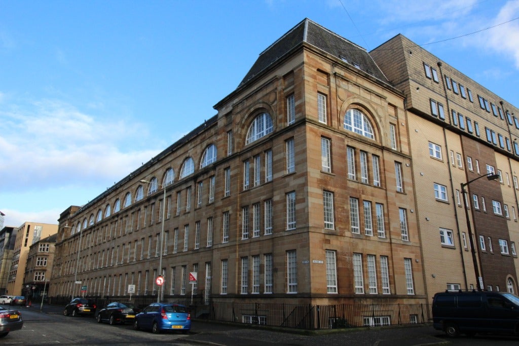 Flat Kent Road in Glasgow