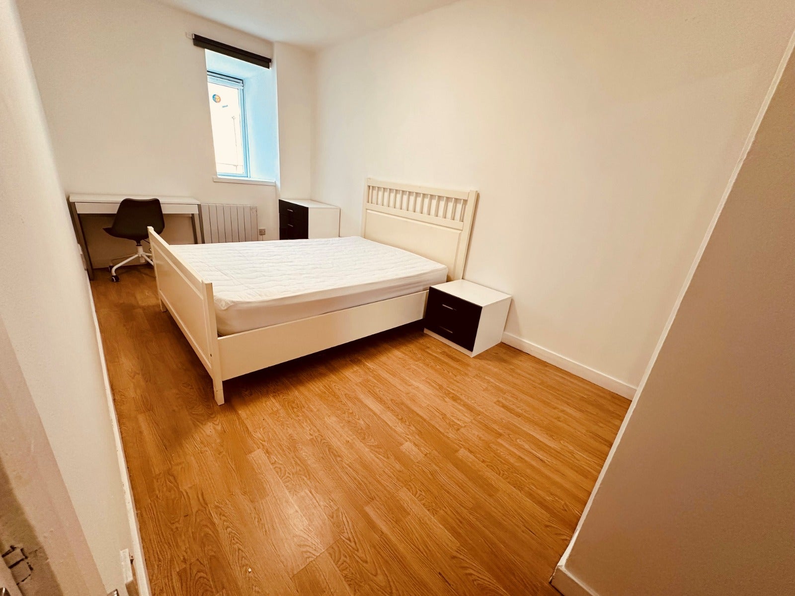 Flat Kent Road in Glasgow