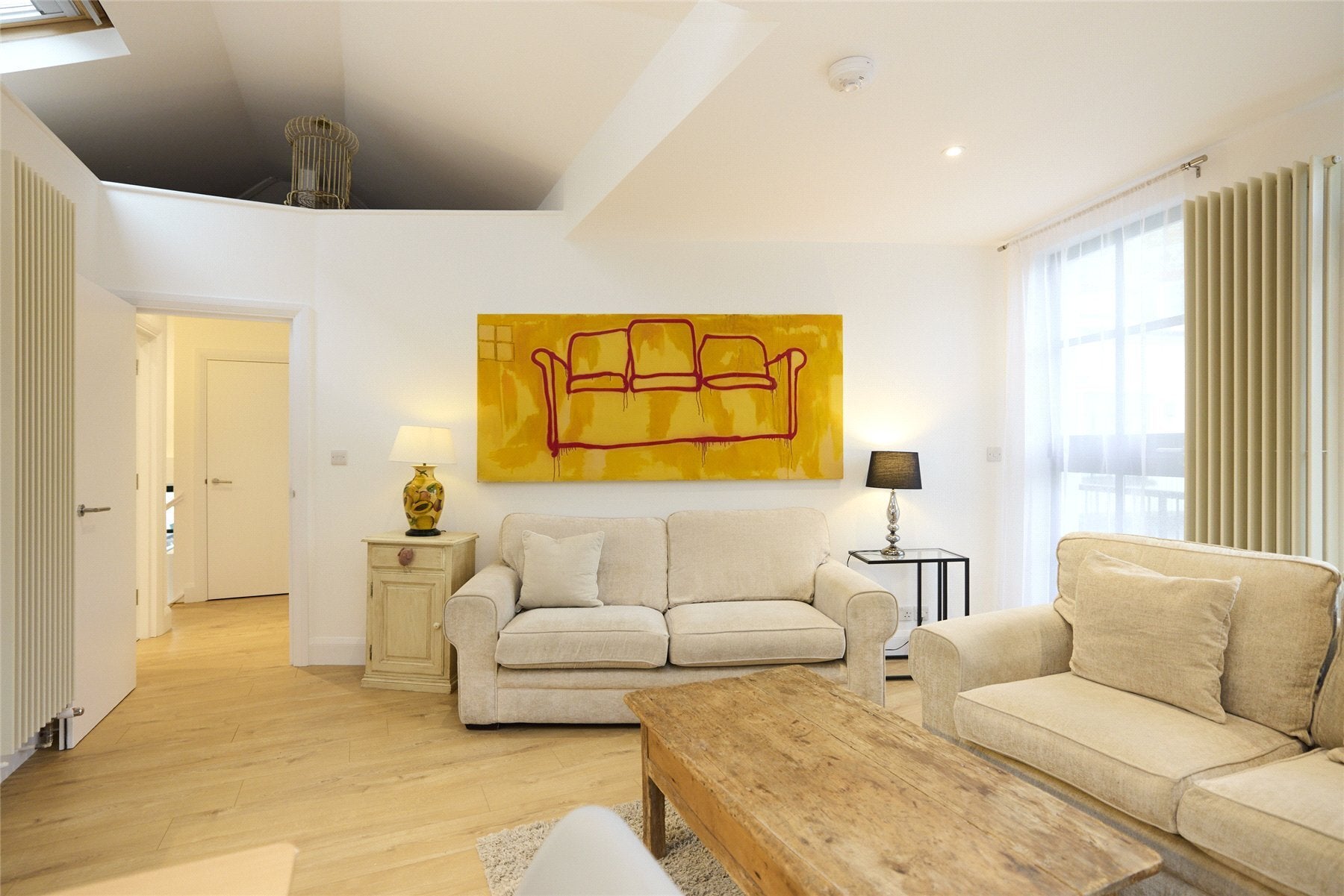 Flat Grimston Road in Greater London