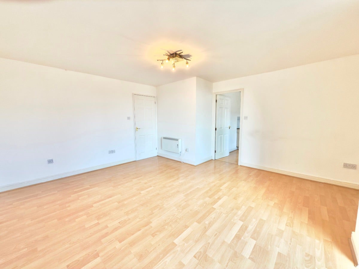 Flat Woolwich Manor Way in Greater London