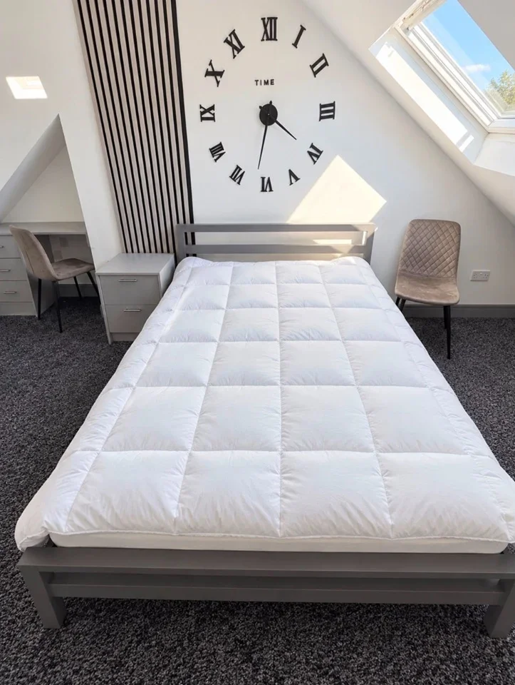 Room Oatlands Road in Greater London
