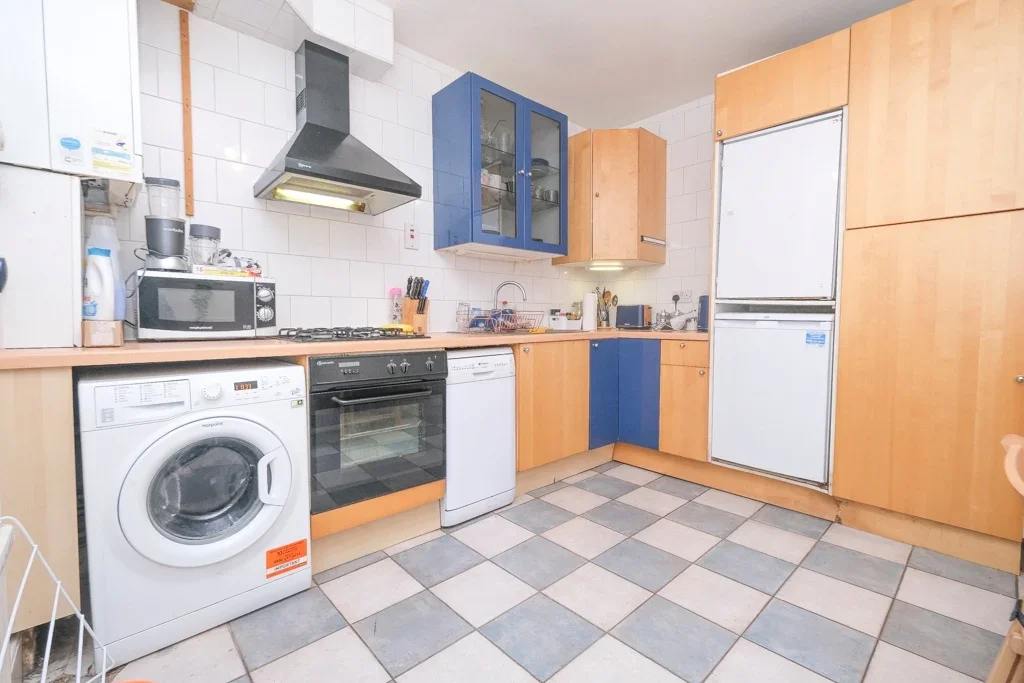 Flat Halton Road in Greater London