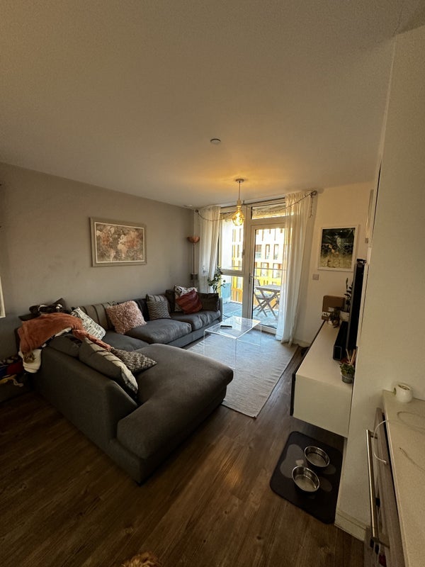 Room Christchurch Way in Greater London