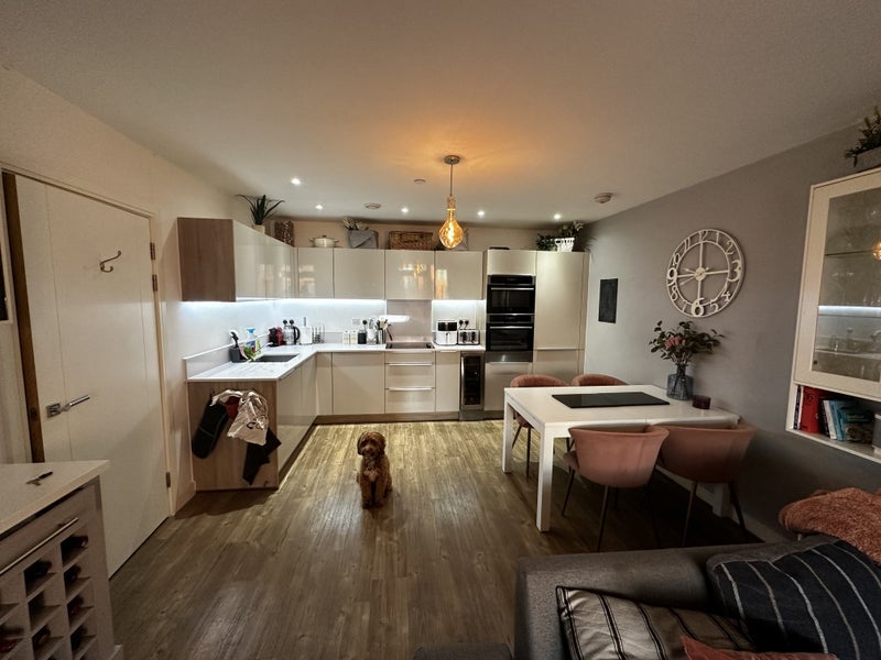 Room Christchurch Way in Greater London